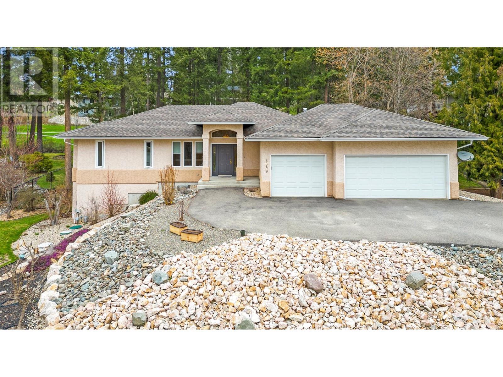 2599 Golf View Crescent