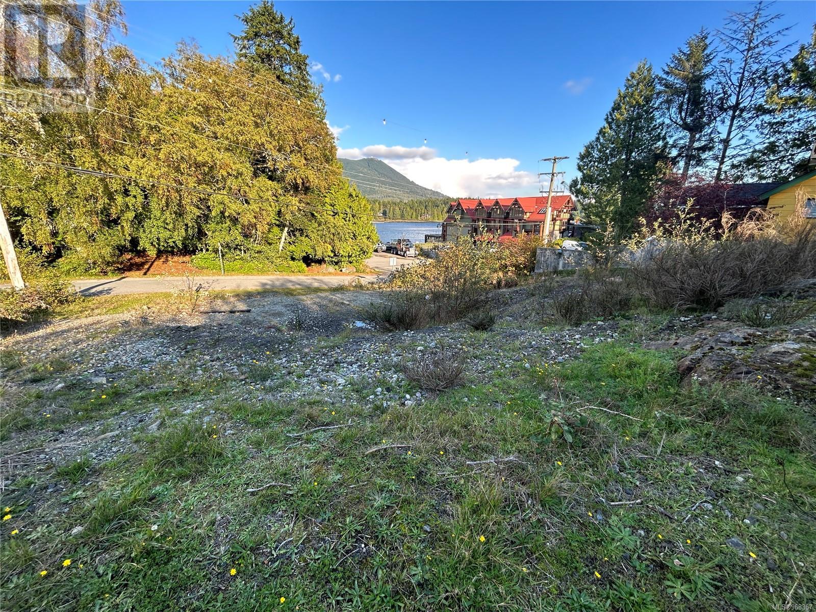 1672 Cedar Rd, Ucluelet