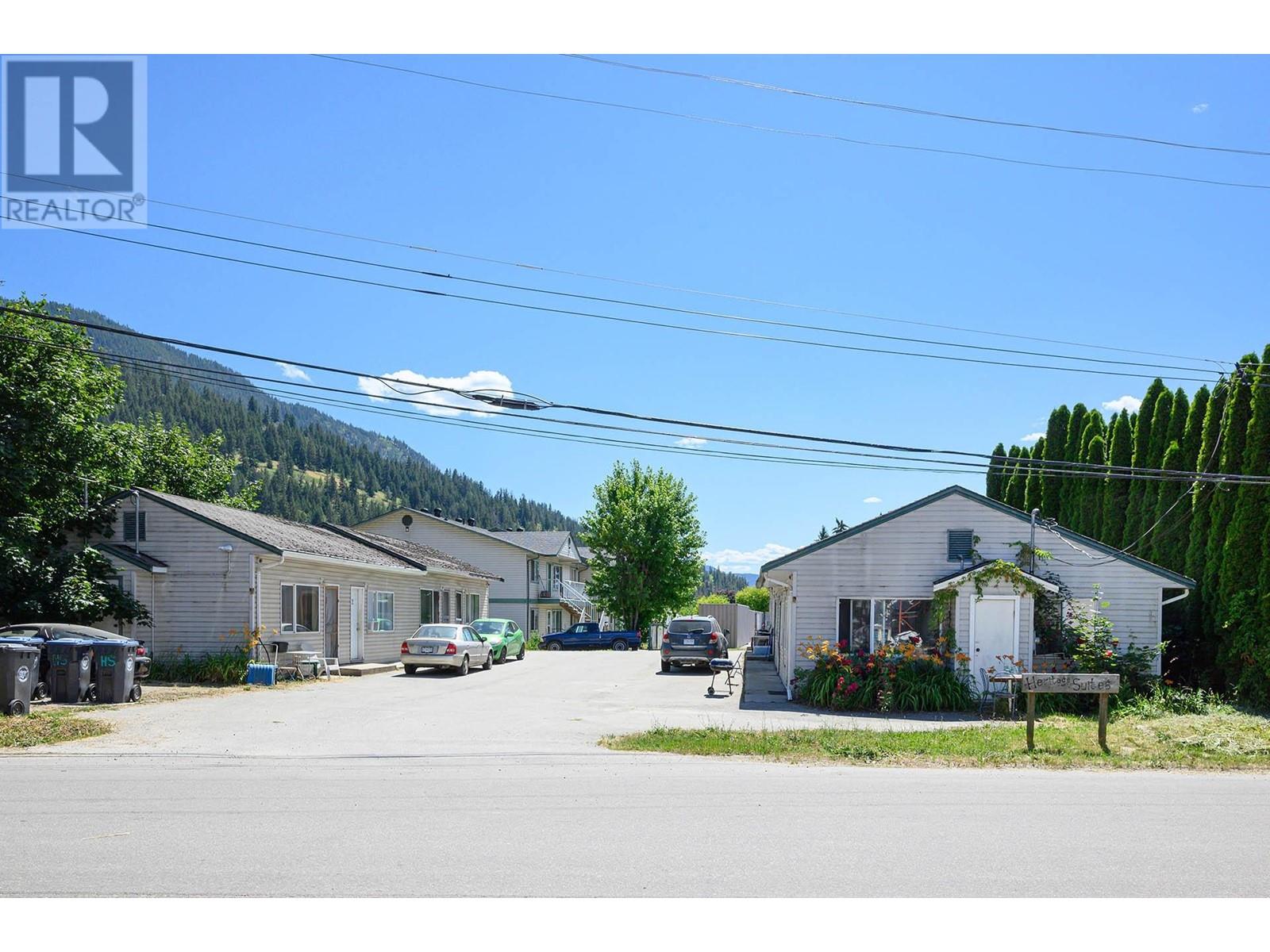 409 SHUSWAP AVE