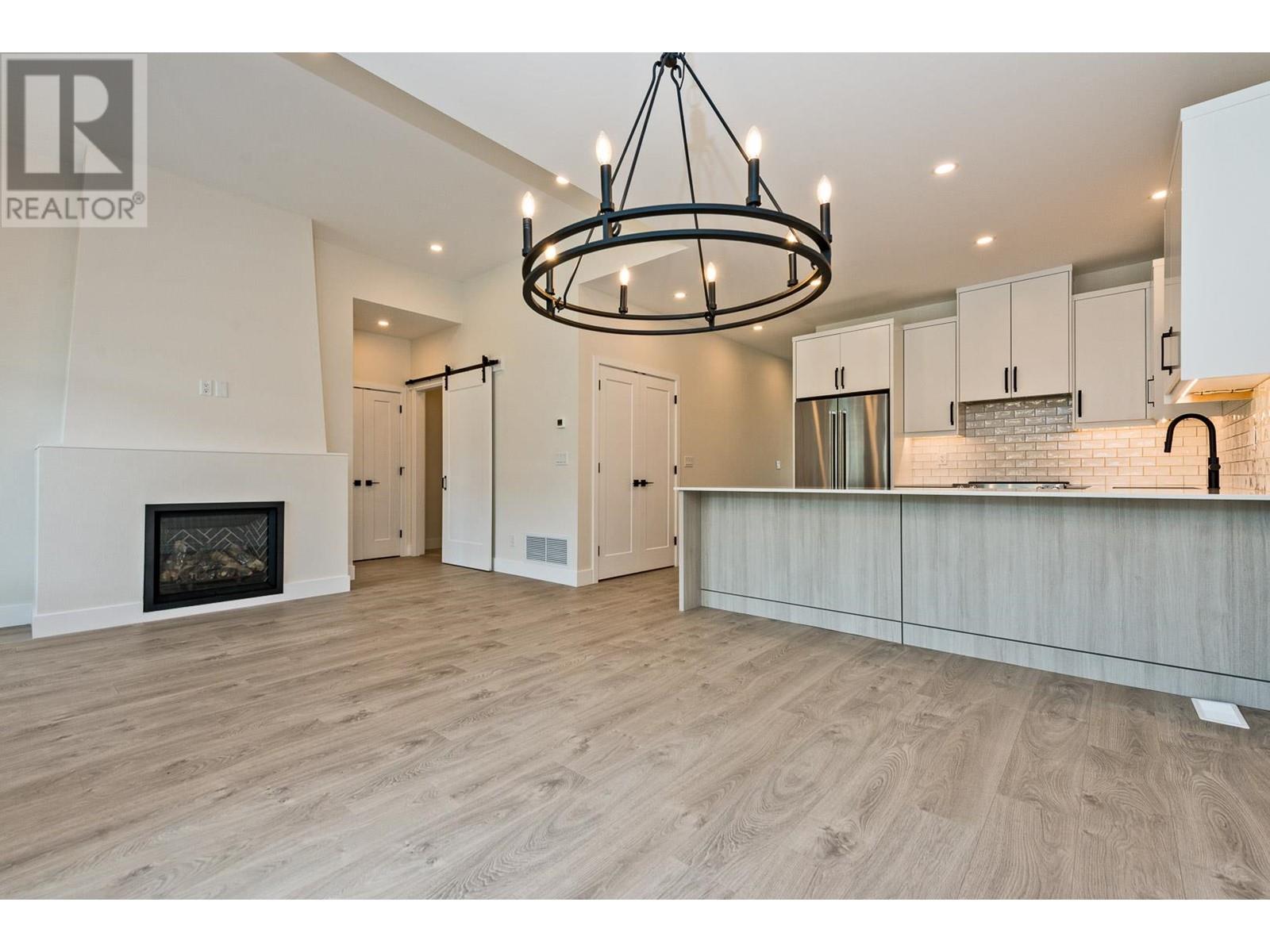 8000 VEDETTE Drive Unit# 2