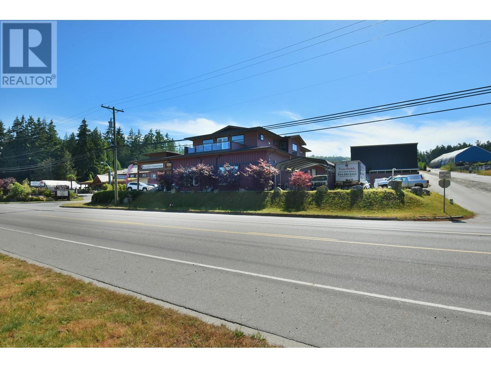 5533 SECHELT INLET CRESCENT