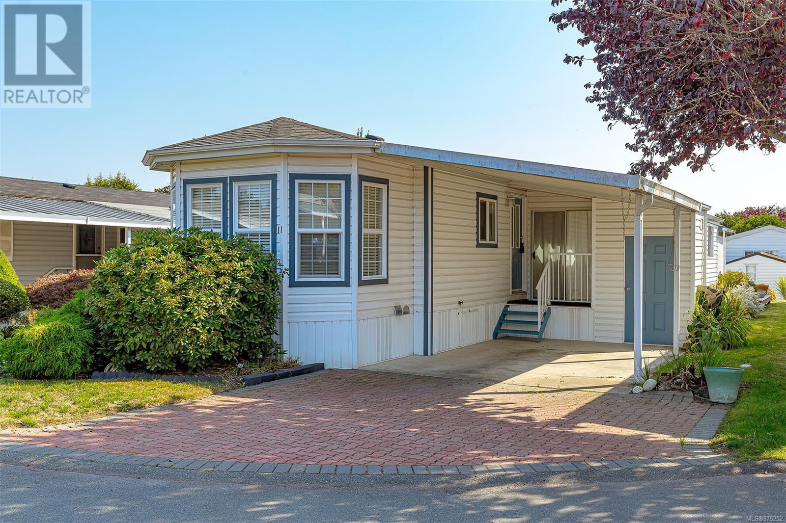 111 7583 Central Saanich Rd