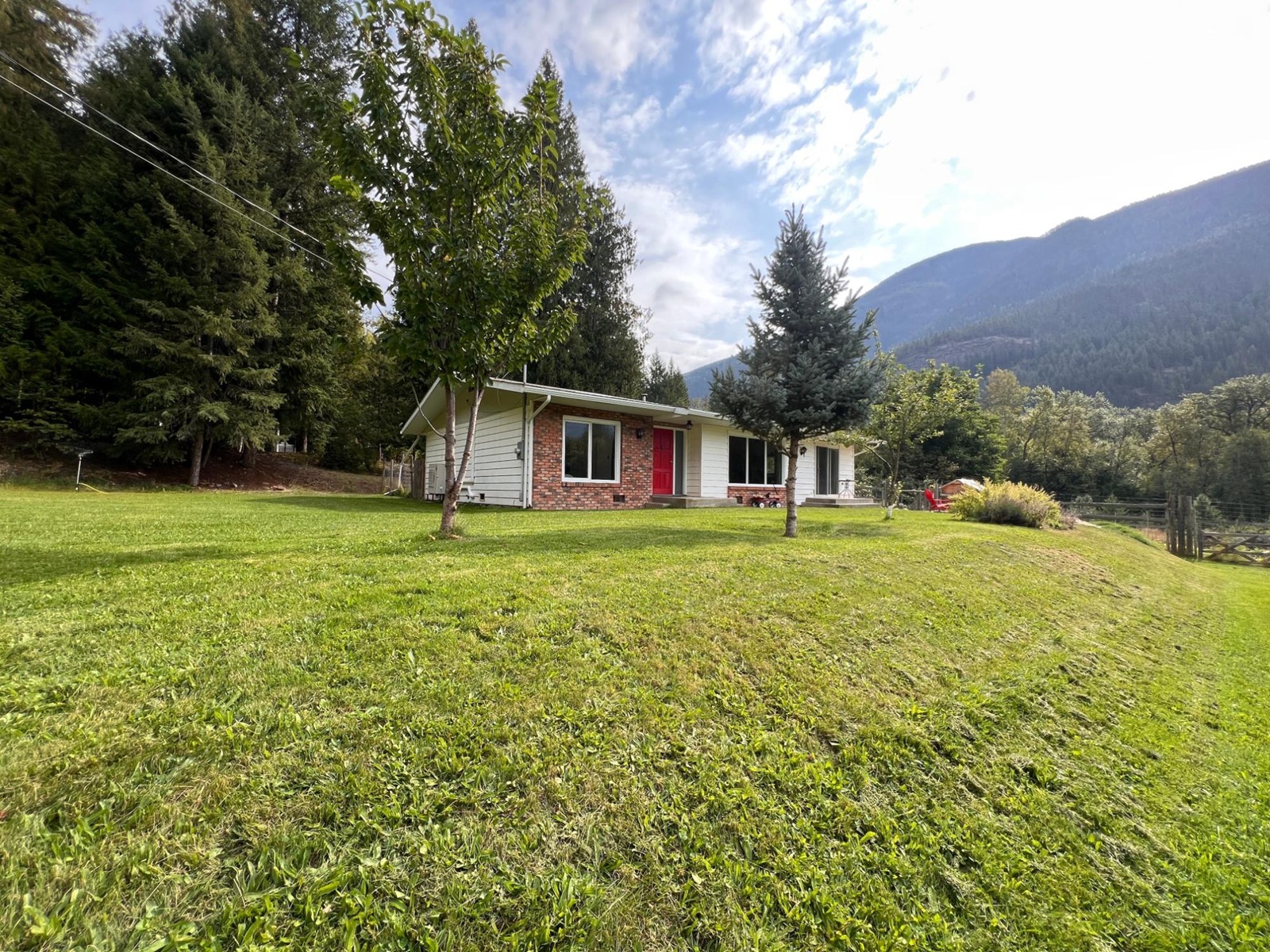 4538 SLOCAN RIVER ROAD