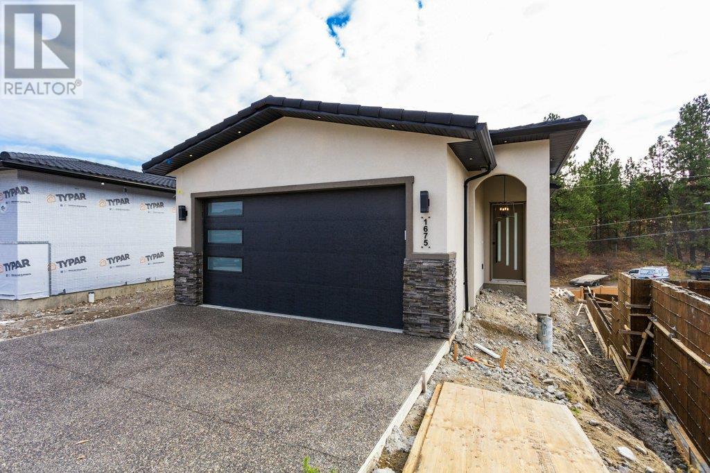 1675 HARBOUR VIEW Crescent