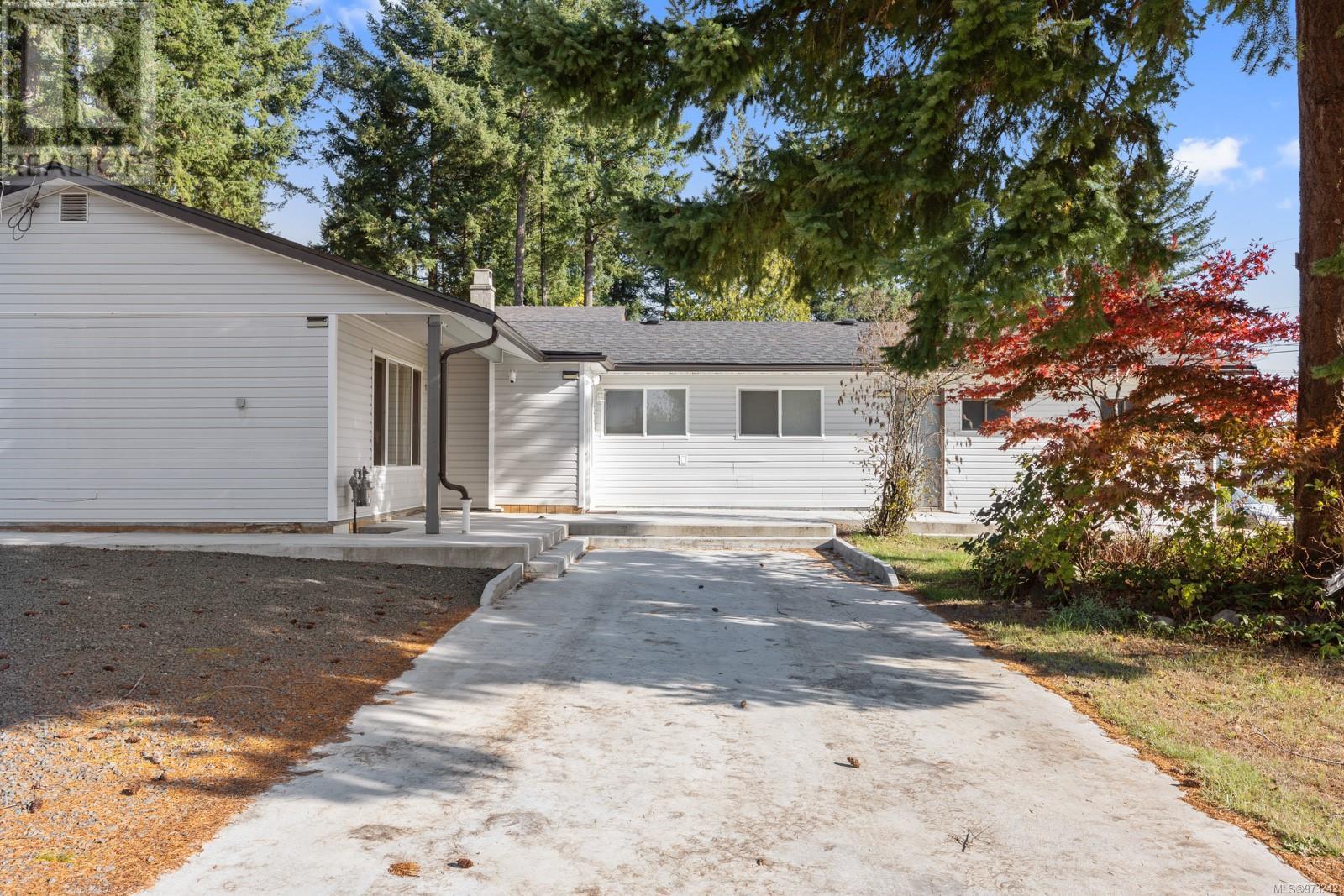 755 Lorne Cres