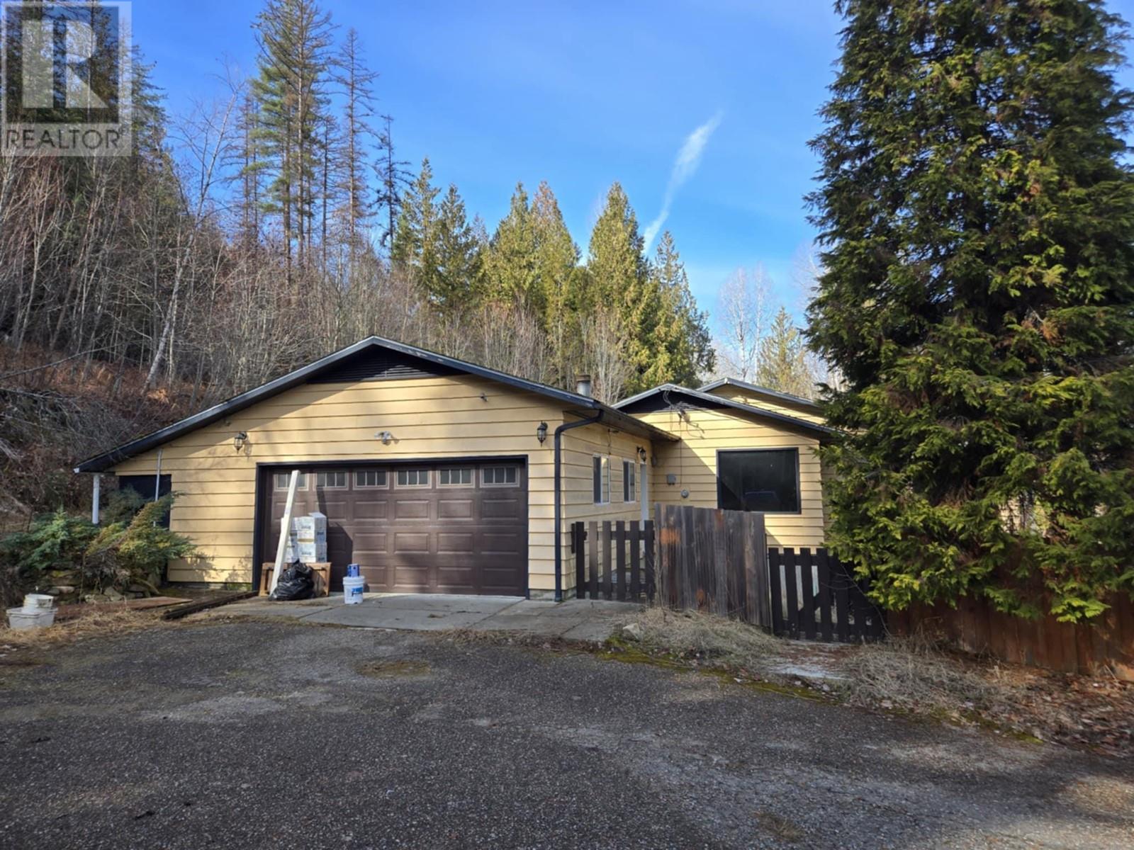 1660 Arrow Lakes Drive